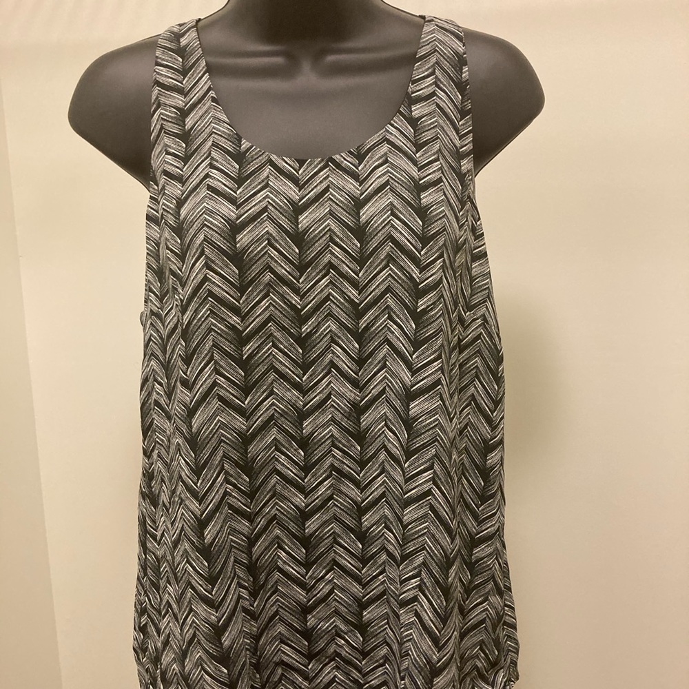 Top - Picture 2 of 2